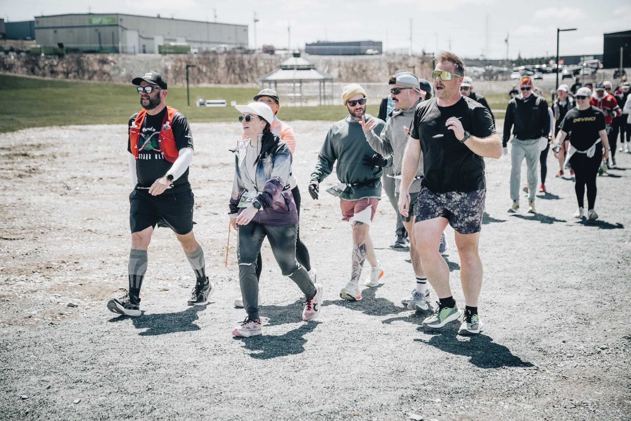 A group of Paradise Backyard Ultra runners together on course